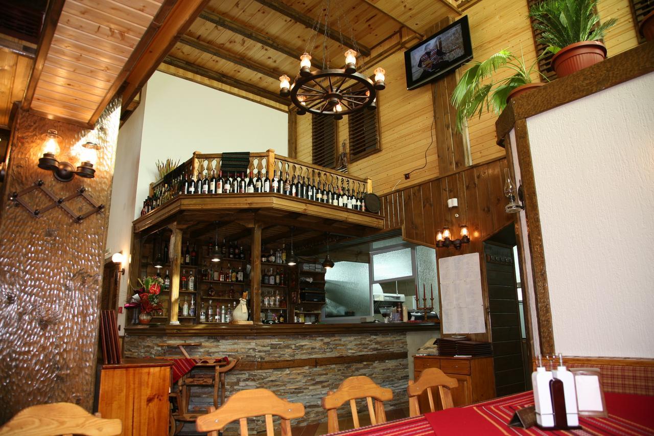 Hotel Pirinski Han - Old Adjev Han 산단스키 외부 사진