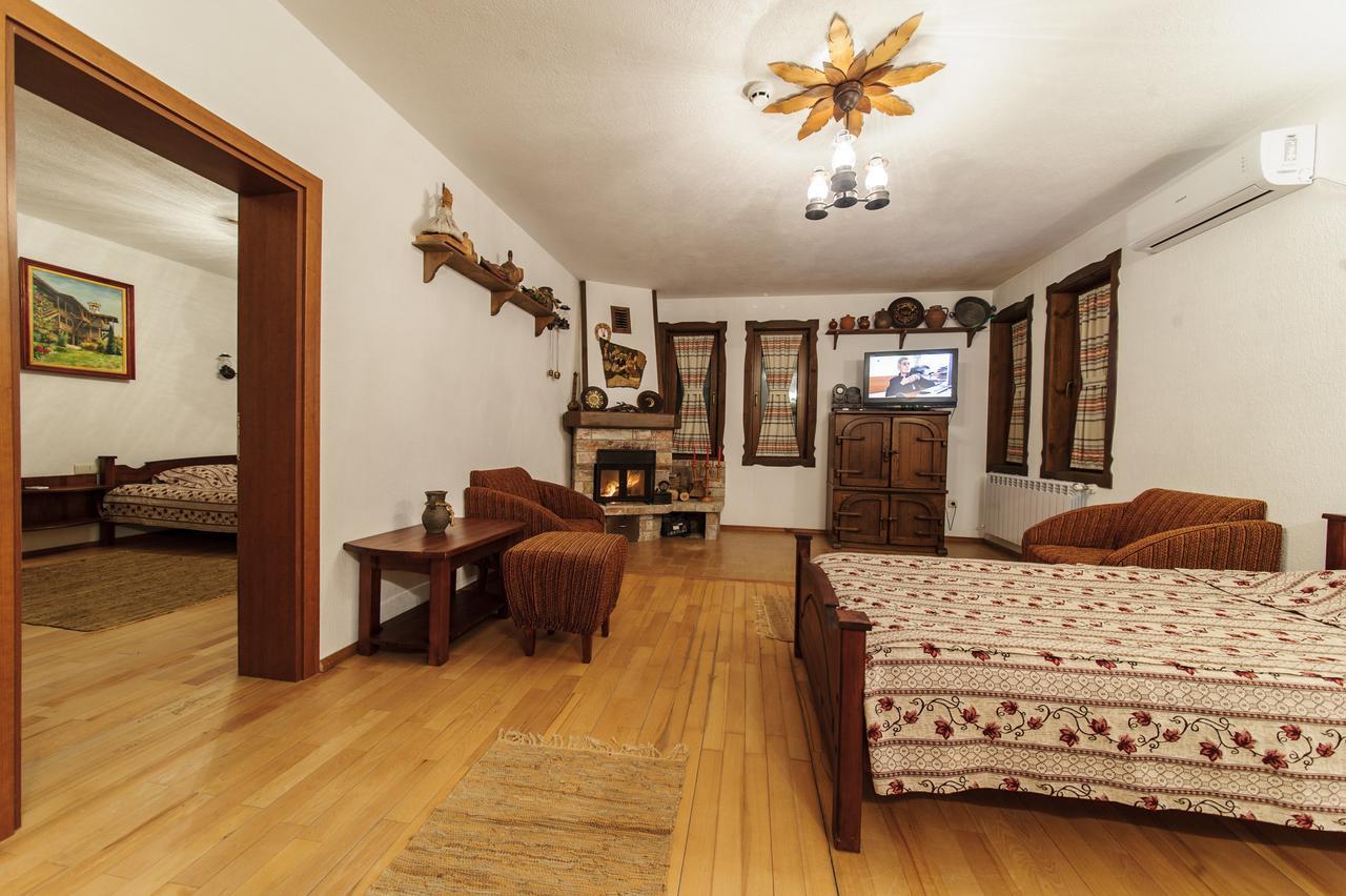 Hotel Pirinski Han - Old Adjev Han 산단스키 외부 사진