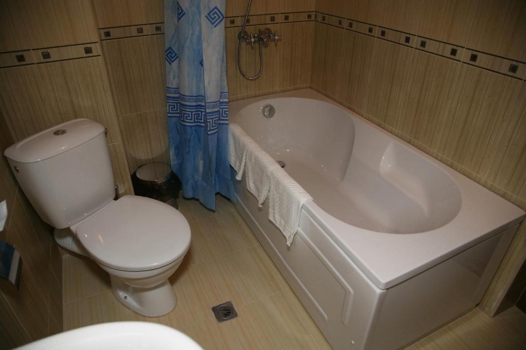 Hotel Pirinski Han - Old Adjev Han 산단스키 외부 사진